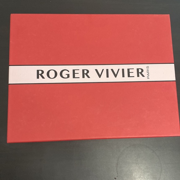 Authentic Roger Vivier Paris Red Shoe Box with Tissue and care card - Picture 2 of 9